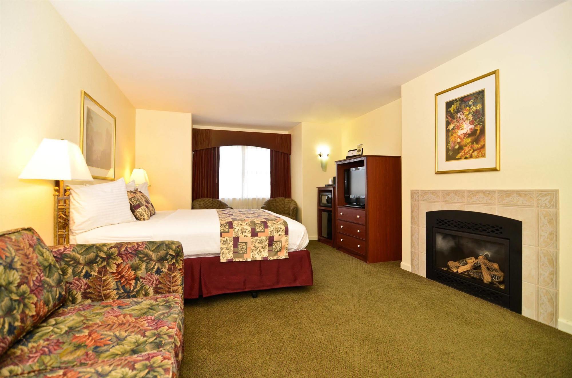Best Western Cedar Inn & Suites Angels Camp Bilik gambar